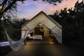 Glamping med Bubbelpool vid Cherry Cove Luckenbach