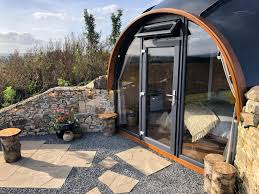 Hilltop Retreat  Avskilt pod med privat bubbelpool Newry